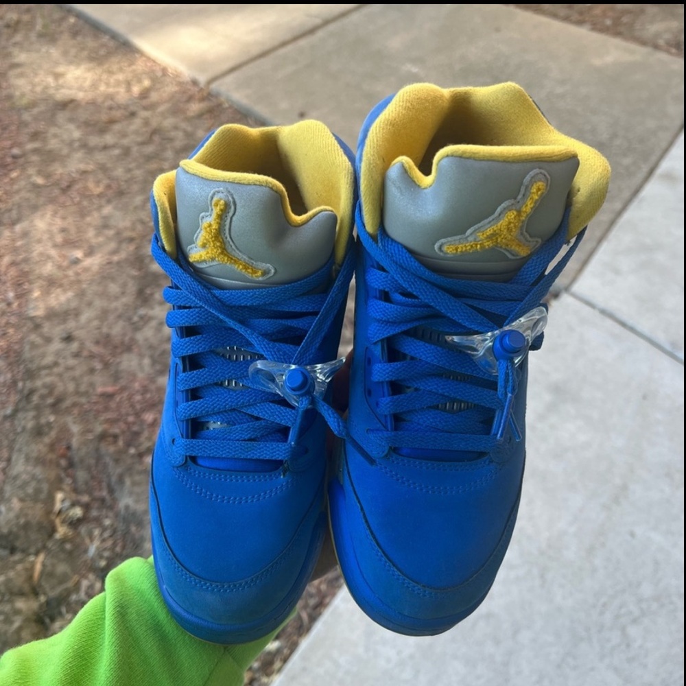 Size 7y Jordan 5